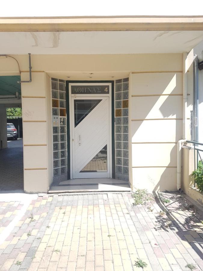 Nn Larisa Deluxe Apartment エクステリア 写真